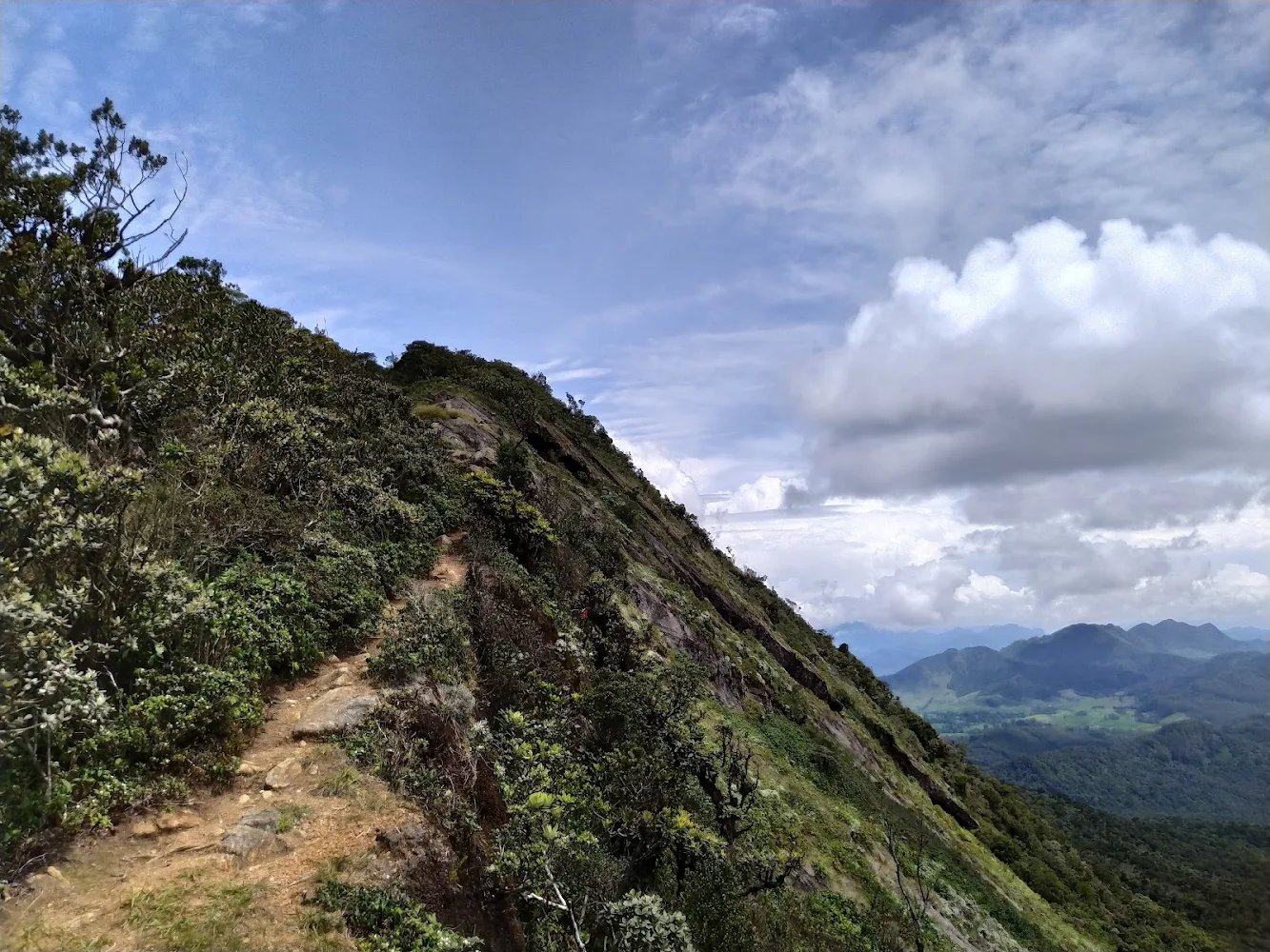 Kirigalpotta Peak